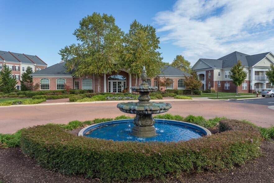 Building Photo - 42421 Rockrose Sq