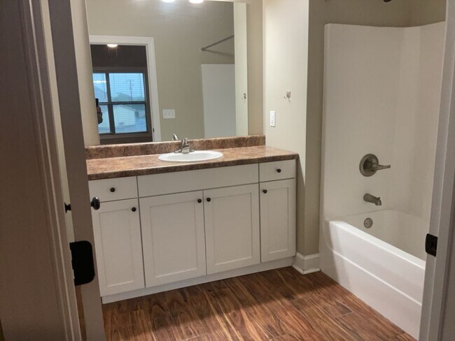 Building Photo - 145 Bruin Dr
