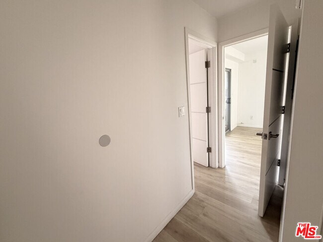 Building Photo - 4900 Overland Ave