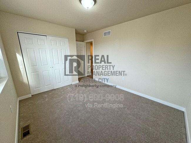 Building Photo - 223 W Harmony Dr