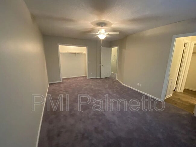 Building Photo - 33 Chestnut Ferry Rd