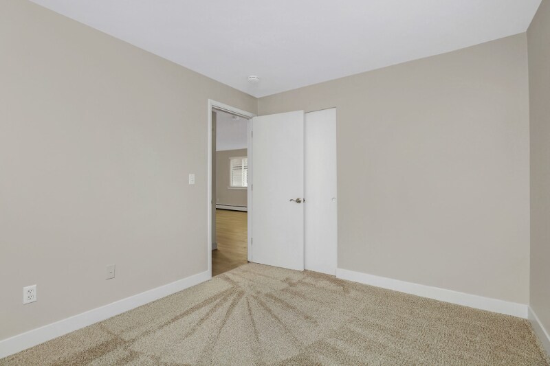 Building Photo - 830 3rd Ave NW