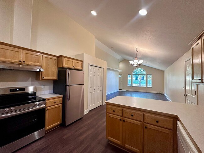 Building Photo - 6204e