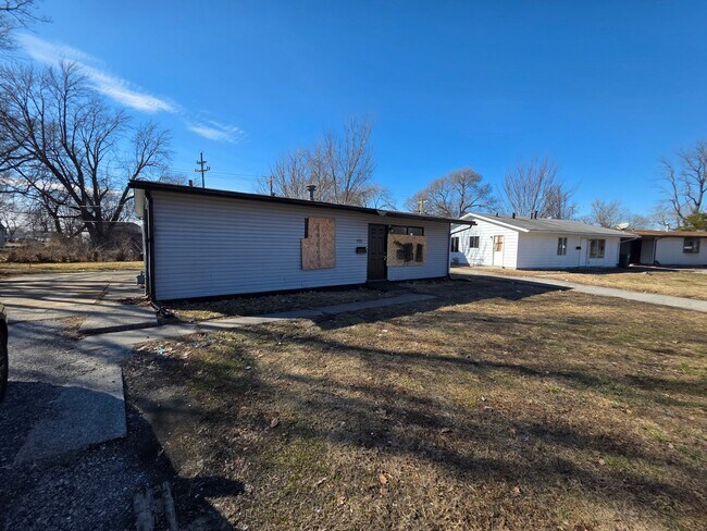 Building Photo - Nice 3 bed 1 bath