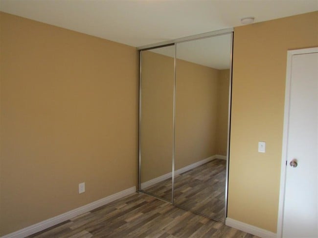 Building Photo - 8050 Columbus St