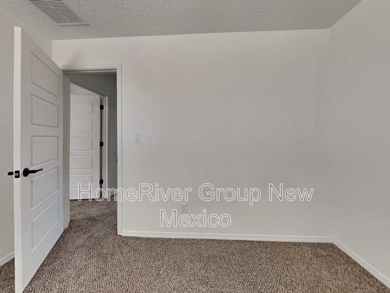 Building Photo - 3107 Farragut St NE