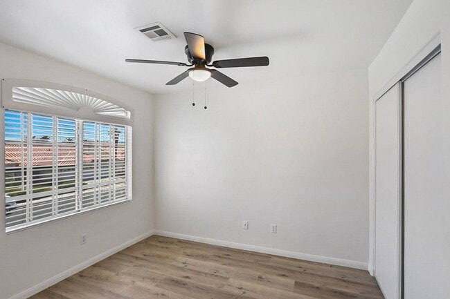Building Photo - Beautiful 4 Bedroom Henderson Home