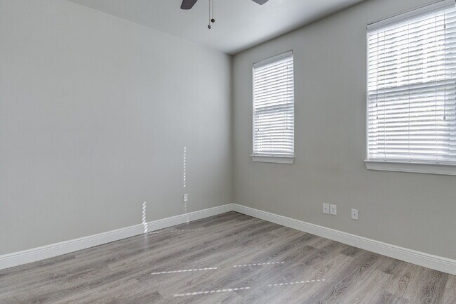 Building Photo - Stunning 3 Story Town-Home near Texas Tech...
