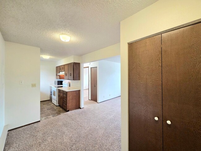 Building Photo - 407 Oregon St