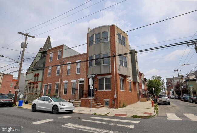 Building Photo - 1259 S 19th St