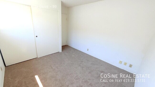 Building Photo - 8722 Villa La Jolla Dr