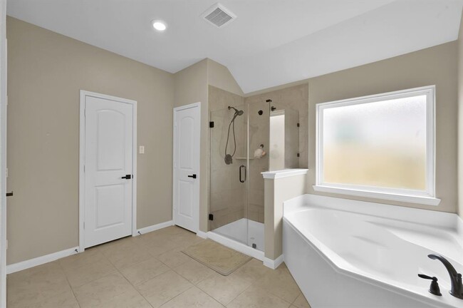 Building Photo - 22510 Red Sparrow Dr