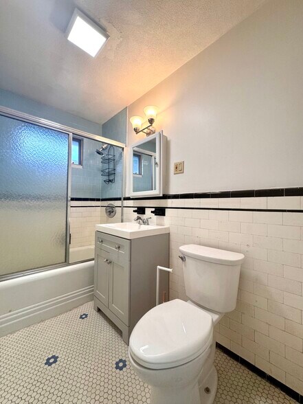 Building Photo - 56 Edgecliff Rd