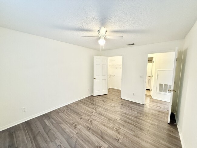 Building Photo - 1051 S Hiawassee Rd