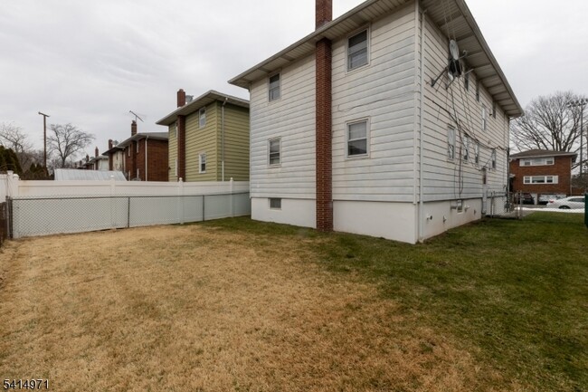 Building Photo - 318 Kennedy Dr