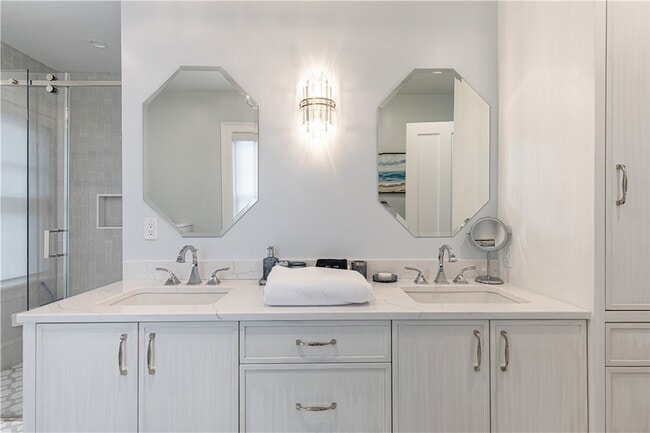 Building Photo - 21 Bedlow Ave