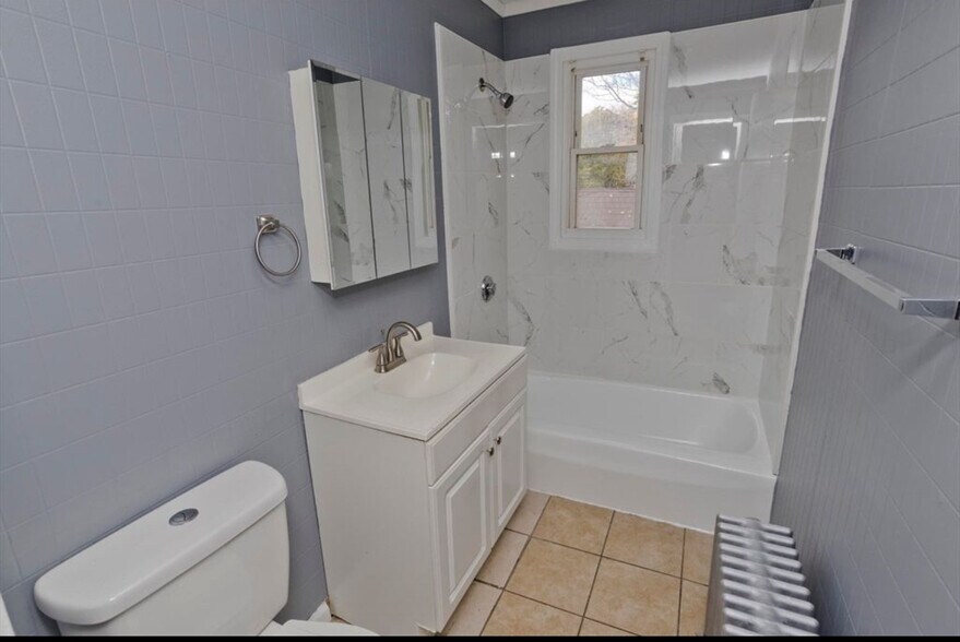 Building Photo - 130 Bowles St