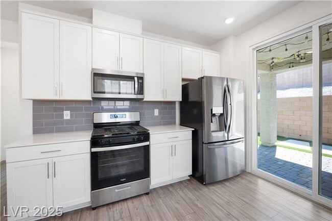 Building Photo - Single Story 3 bedroom, 2 bath home in the...