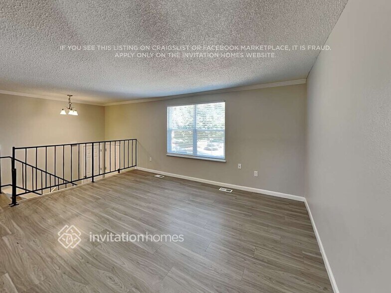 Building Photo - 16265 E Hamilton Pl