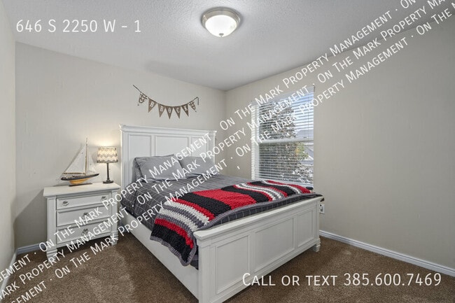 Building Photo - 646 S 2250 W