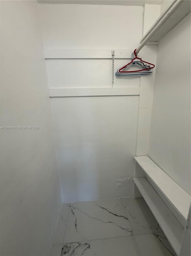 Building Photo - 1230 North Dr