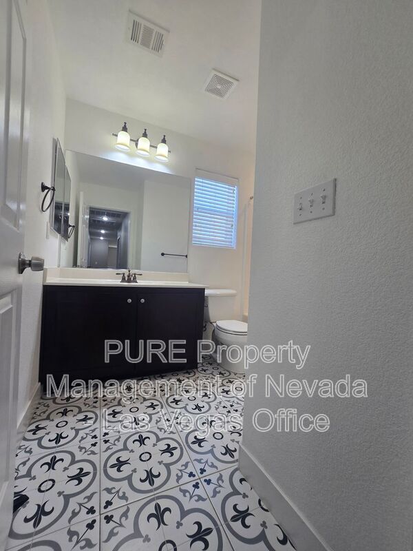 Building Photo - 9389 Black Wolf Ave