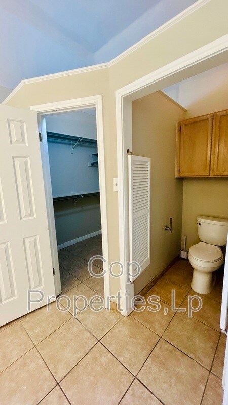 Building Photo - 6362 Parkland Oaks Dr