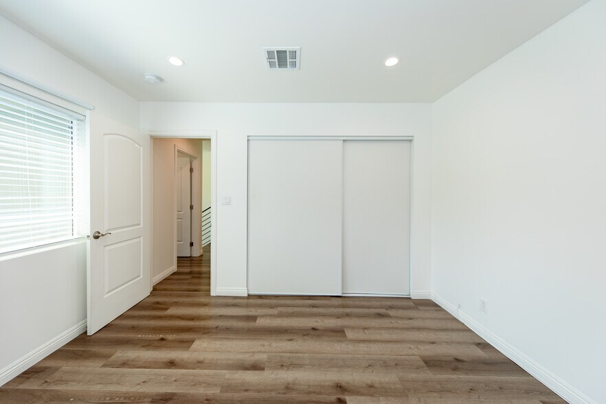 Building Photo - 22849 Macfarlane Dr