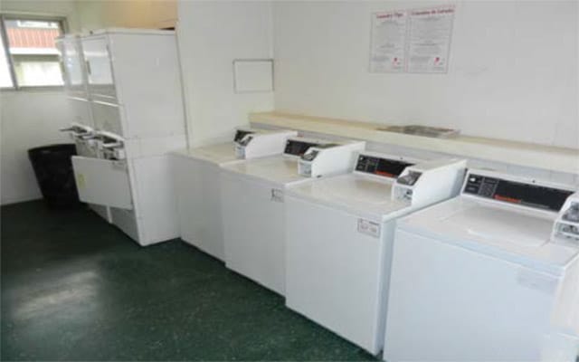 Laundry Room.jpg - Aviation Place Apartments