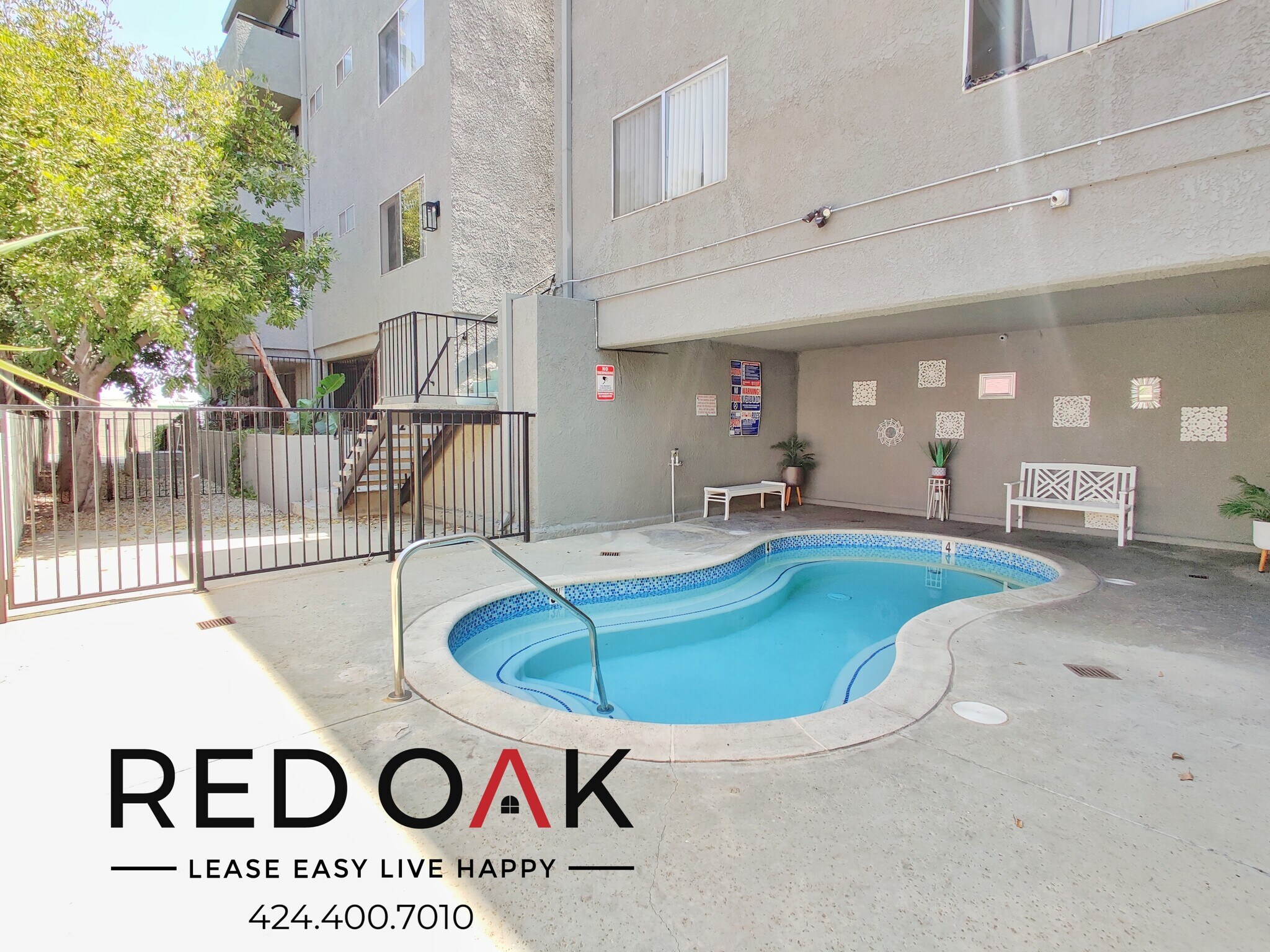 Building Photo - 11817 Victory Blvd