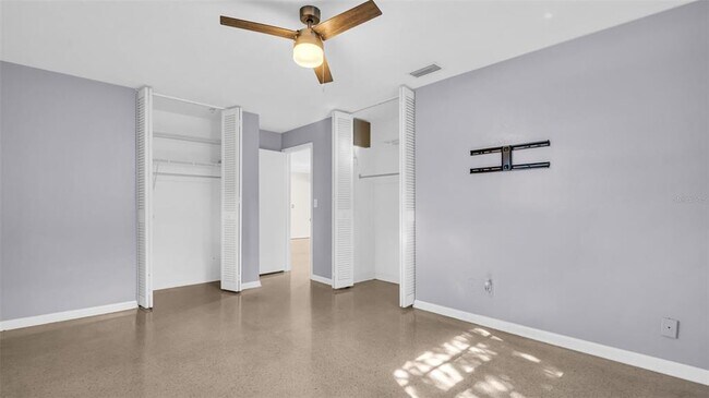 Building Photo - 5831 Hillside St