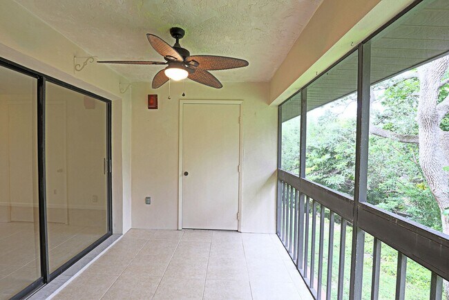 Building Photo - 6120 Whiskey Creek Dr