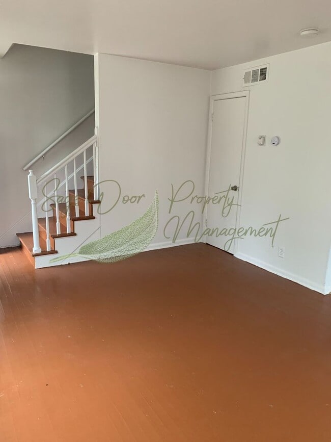 Building Photo - 2-STORY DUPLEX!!!