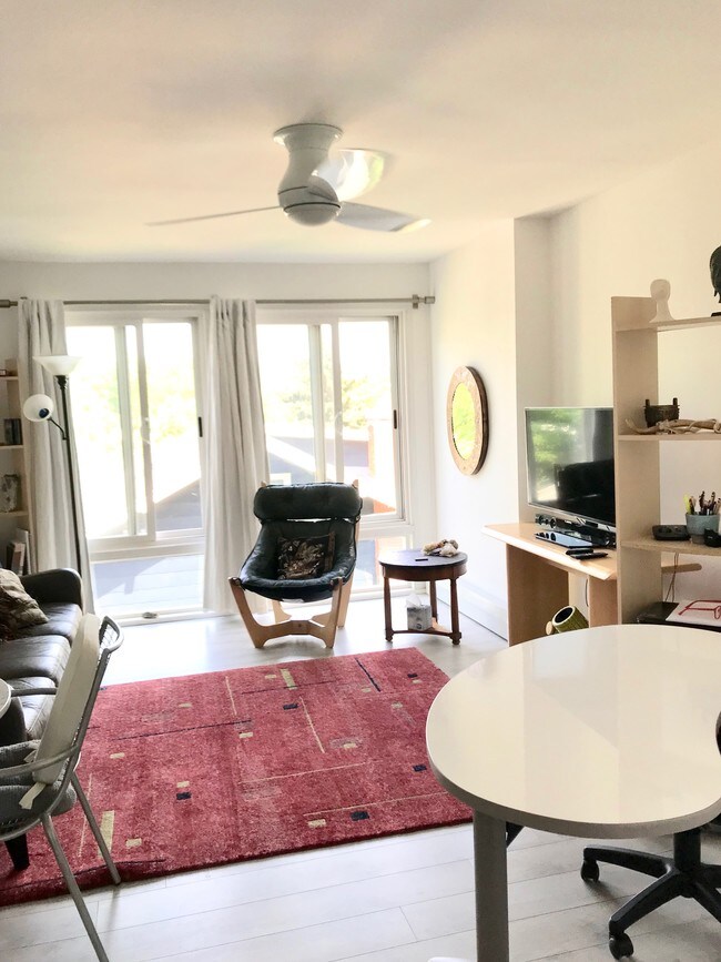 Building Photo - 1319 Alpine Ave