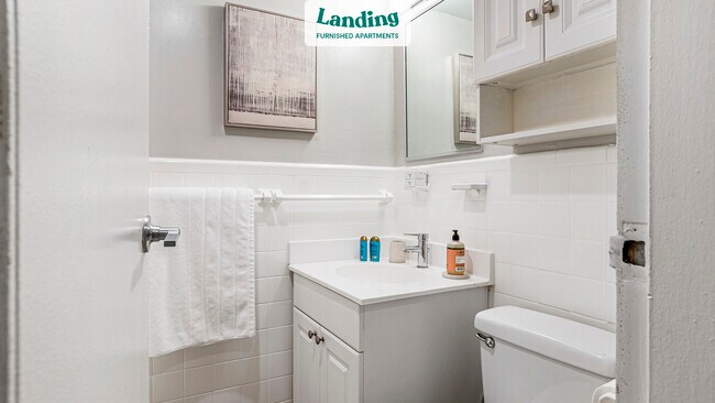 Building Photo - 1200 S Courthouse Rd