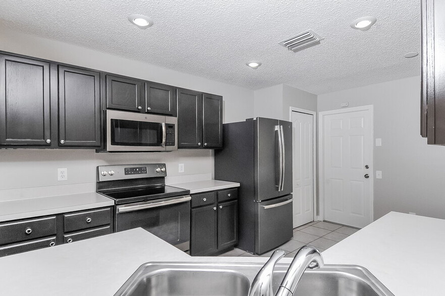 Building Photo - 12219 Dawn Vista Dr