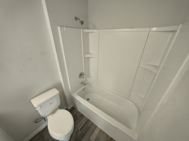 Building Photo - 275 Hyacinth Ct