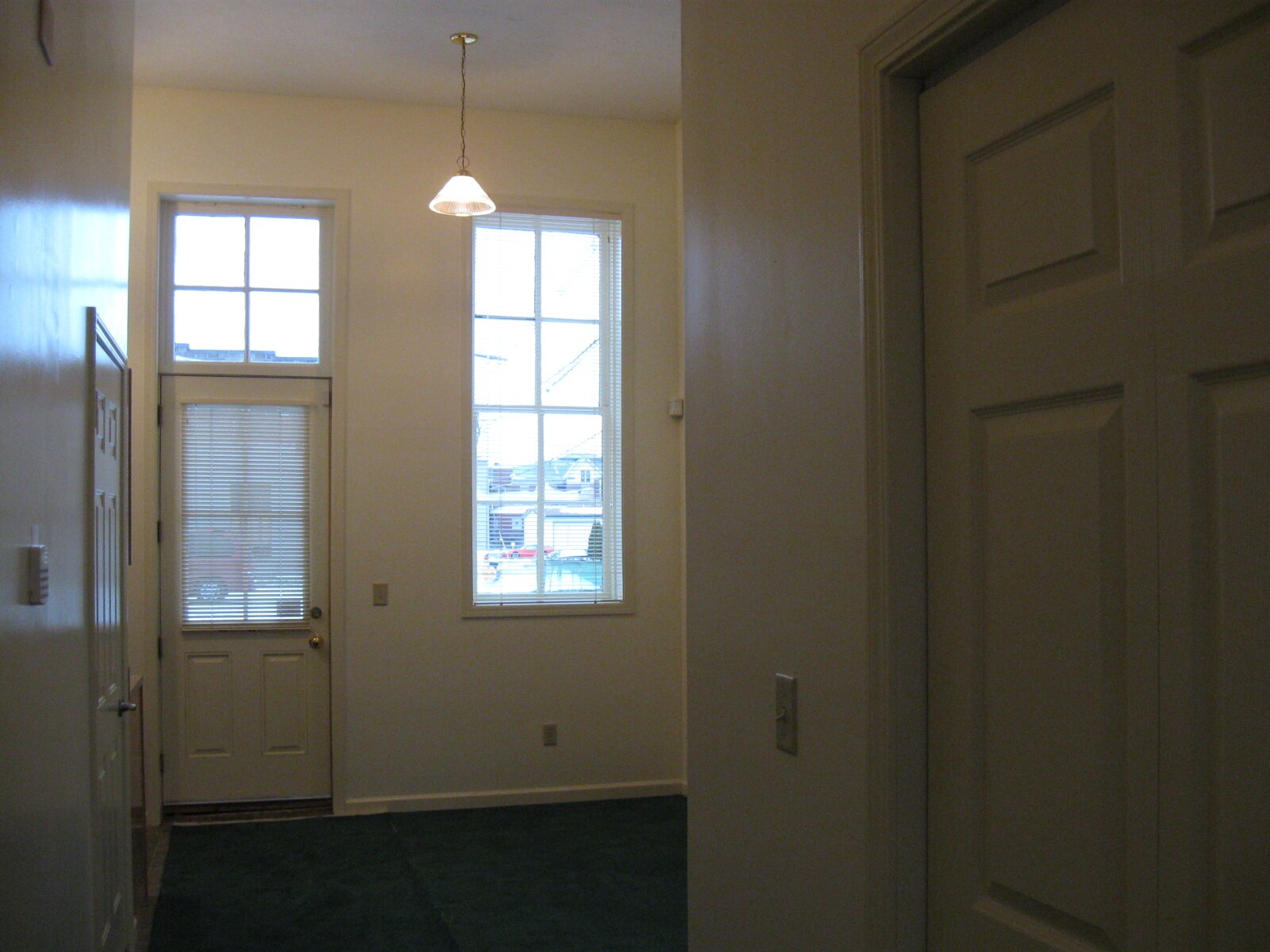 Building Photo - 210 N 9th St