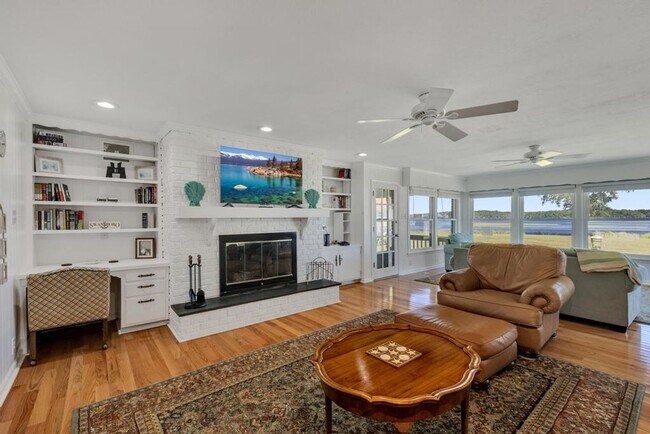 Building Photo - Fully Furnished Short Term Rental! Intercoastal Waterway!