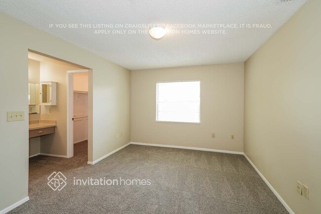 Building Photo - 7509 Willow Wisp Dr E