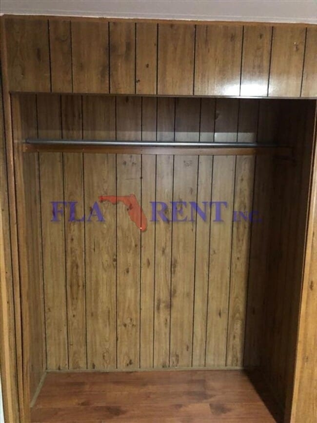 Building Photo - Newly renovated 4/2 Mobile home on large l...