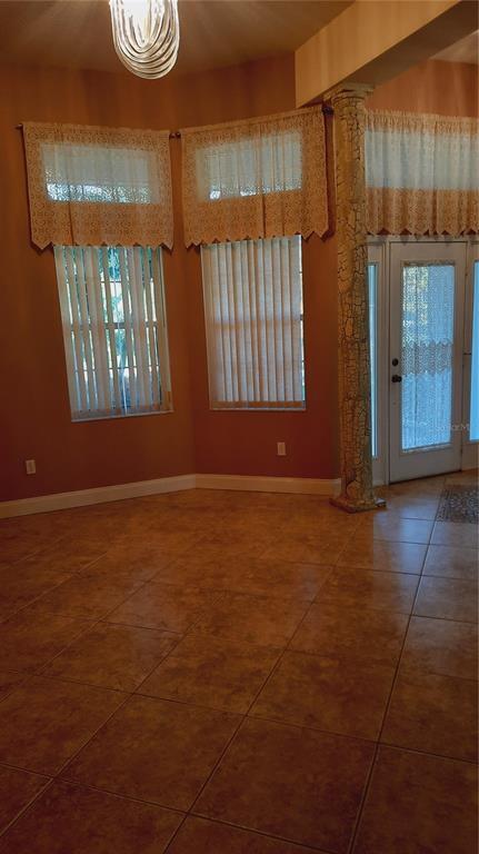 Building Photo - 58 Burning Bush Dr