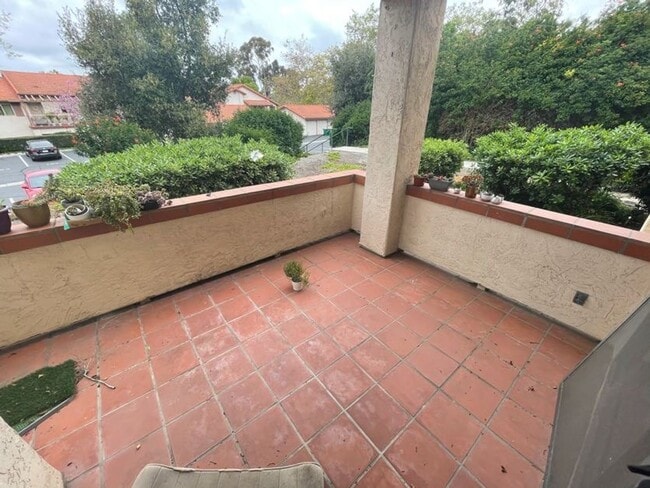 Building Photo - Charming 2 Bed, 2 Bath Carlsbad Home with ...