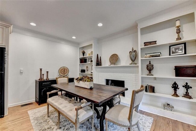 Building Photo - 2611 Briers N Dr