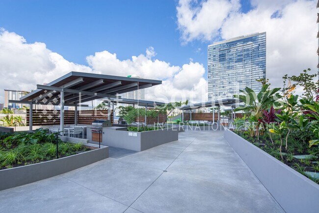 Building Photo - Ae'o #2710  |  Honolulu, HI