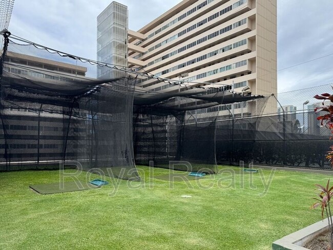 Building Photo - 2333 Kapiolani Blvd