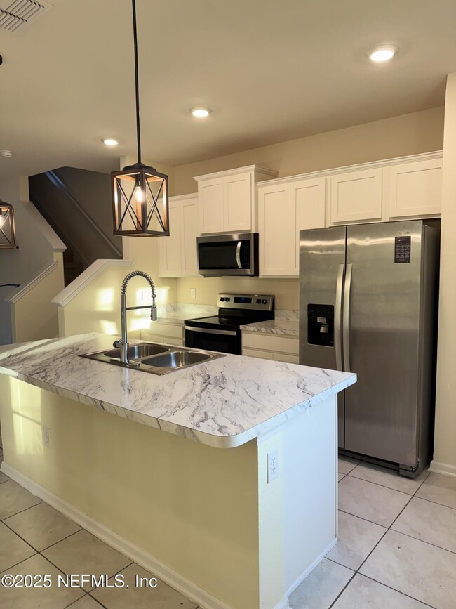 Building Photo - 575 Oakleaf Plantation Pkwy