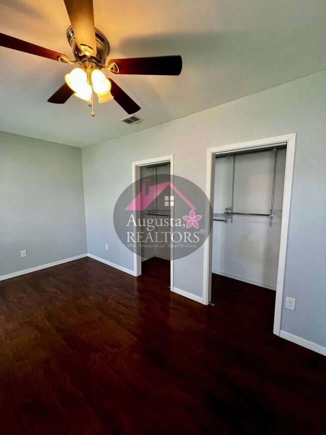 Building Photo - LT-3000 Buffalo Gap