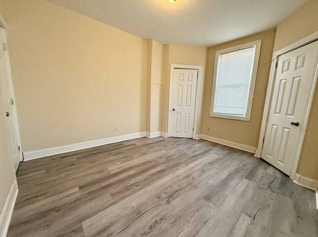 Building Photo - 5635 Hadfield St