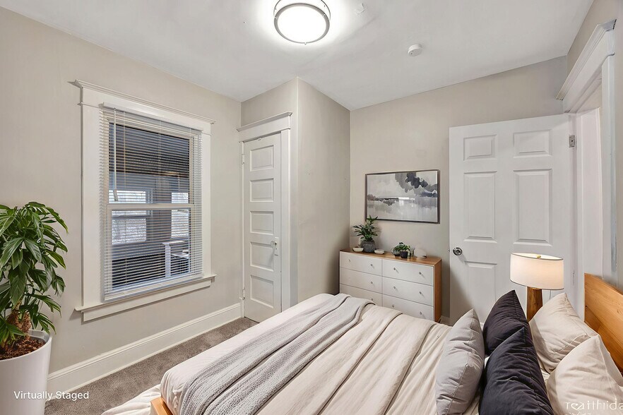 Building Photo - 2243 Hannaford Ave